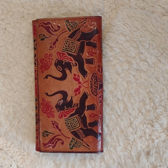 Genuine Hand-Tooled Painted Leather Clutch Wristlet Wallet Tribal Elephant Style - Picture 4 of 15